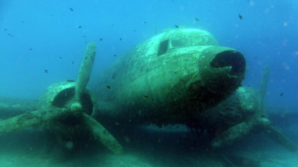 Wrack eines Flugzeuges auf dem Meeresboden
