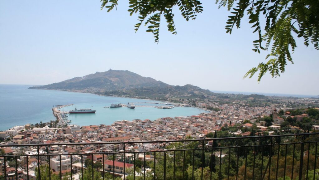 Blick auf die Stadt Zakynthos und dessen Hafen